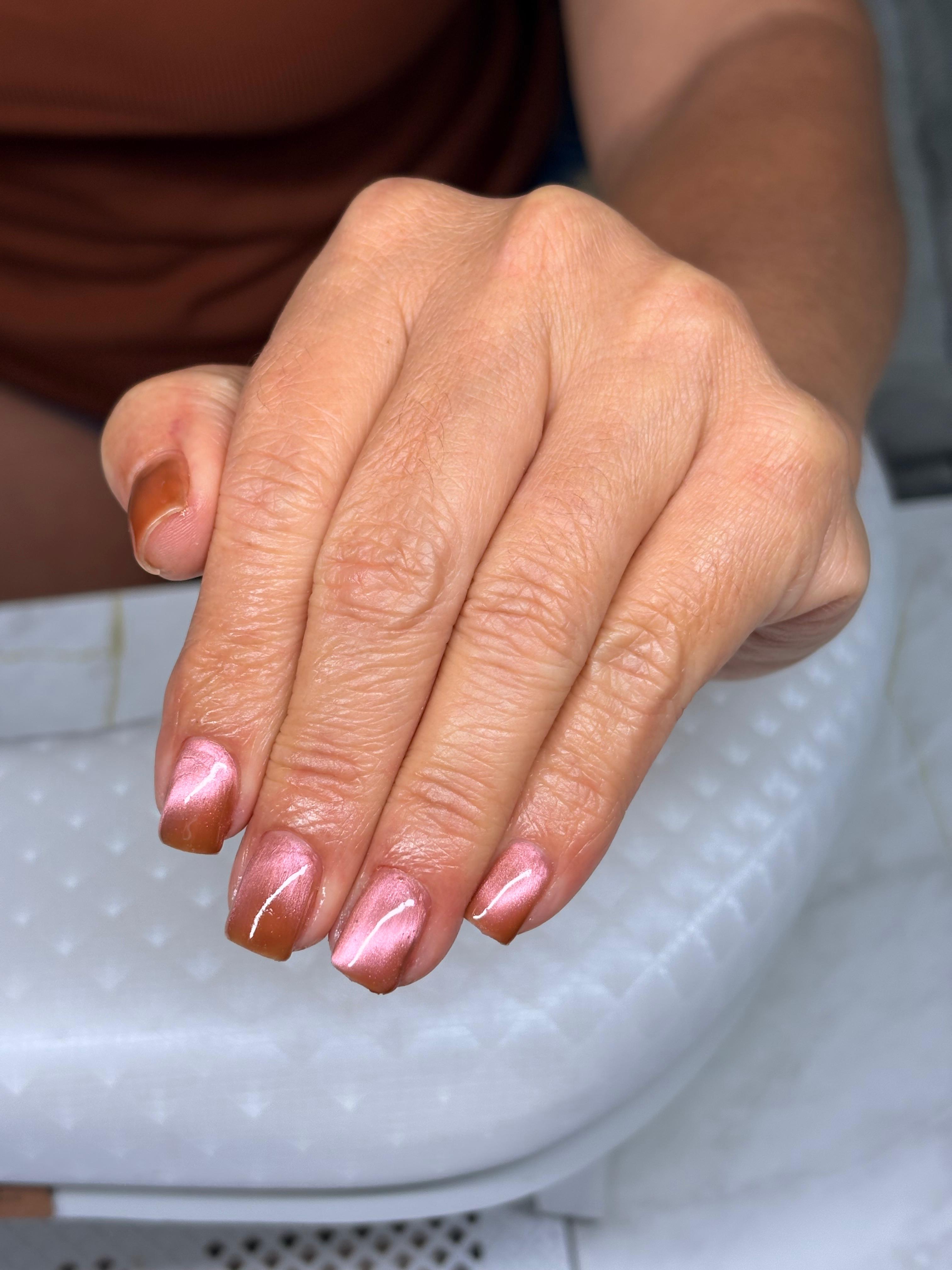 Chrome Nails Aurora — Studio Isabel Moura