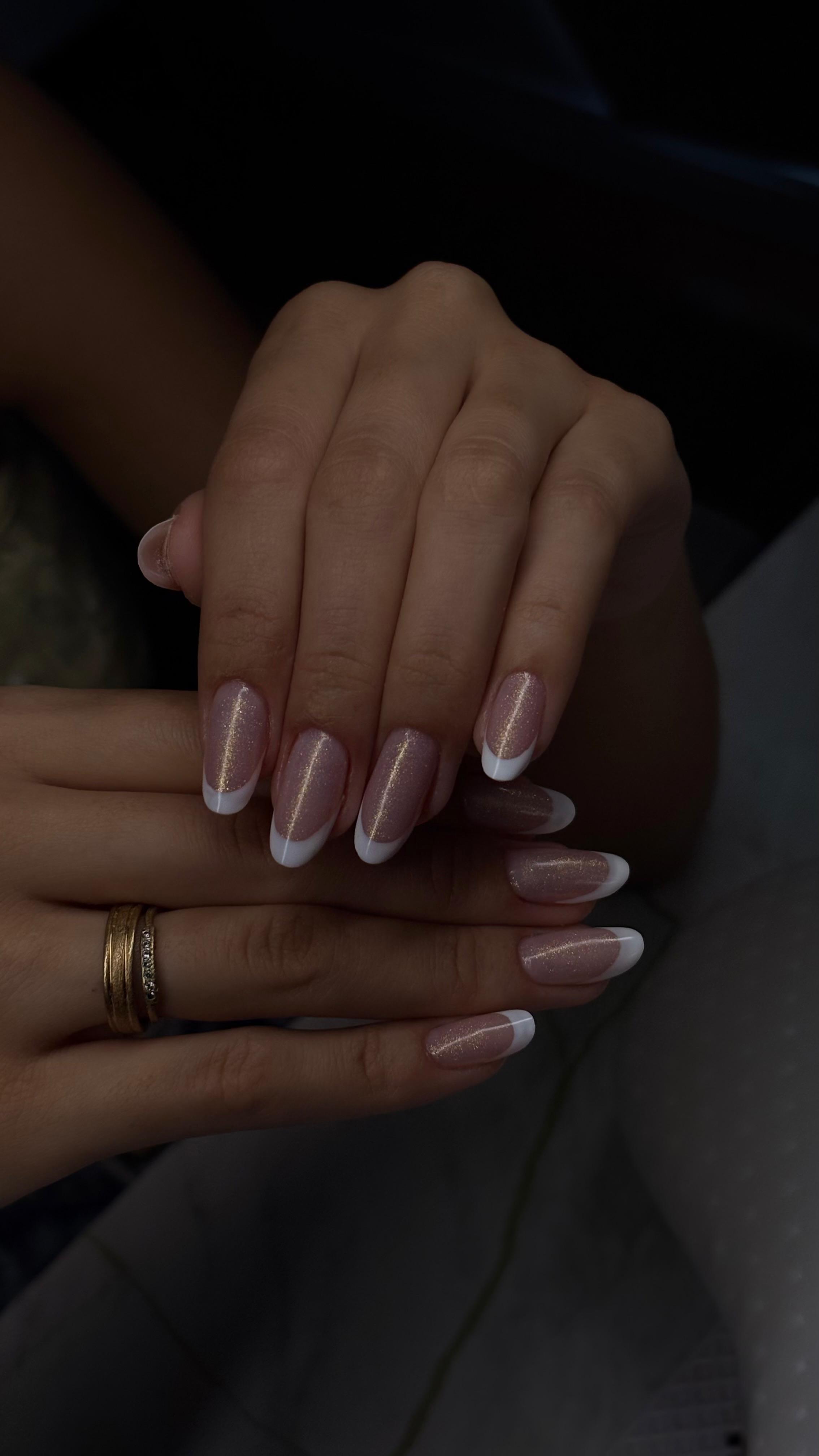 French com Glitter Dourado — Studio Isabel Moura